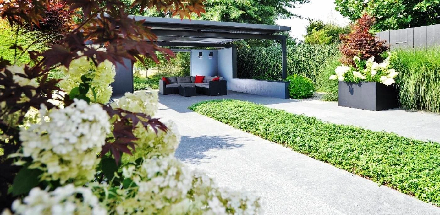 Onderhoudsvrije tuin met Vinca minor plantmatten